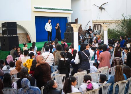Spectacle devant les familles